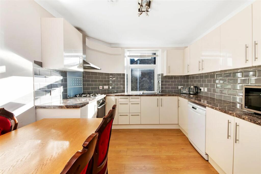 FIRST FLOOR KITCHEN
