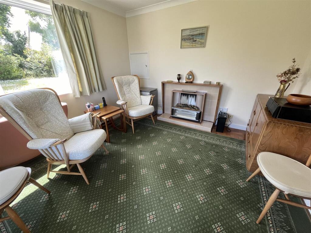 Dining room.jpg