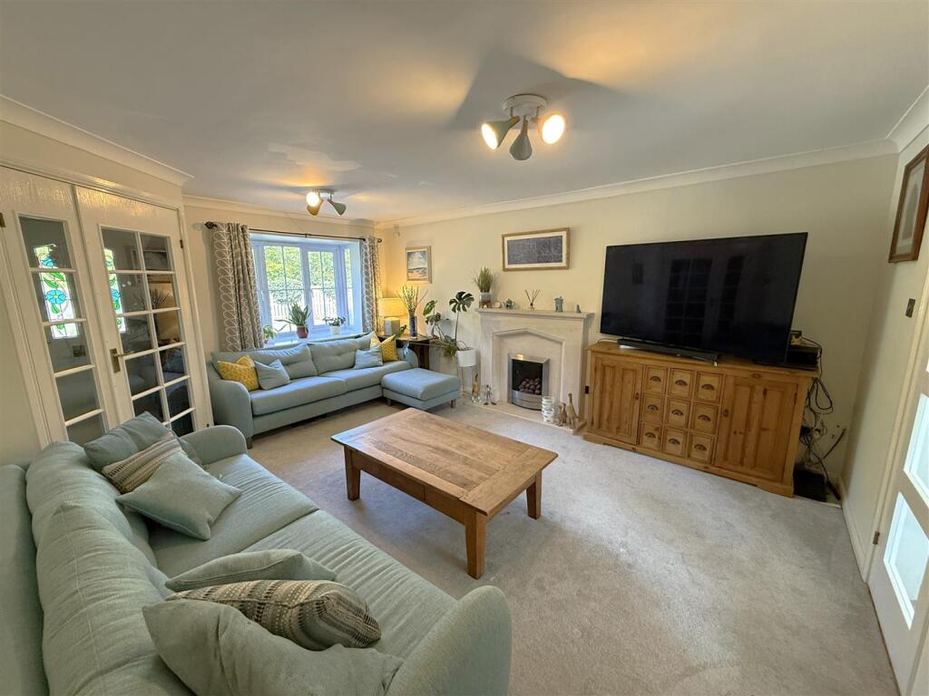 Living Room B.JPG