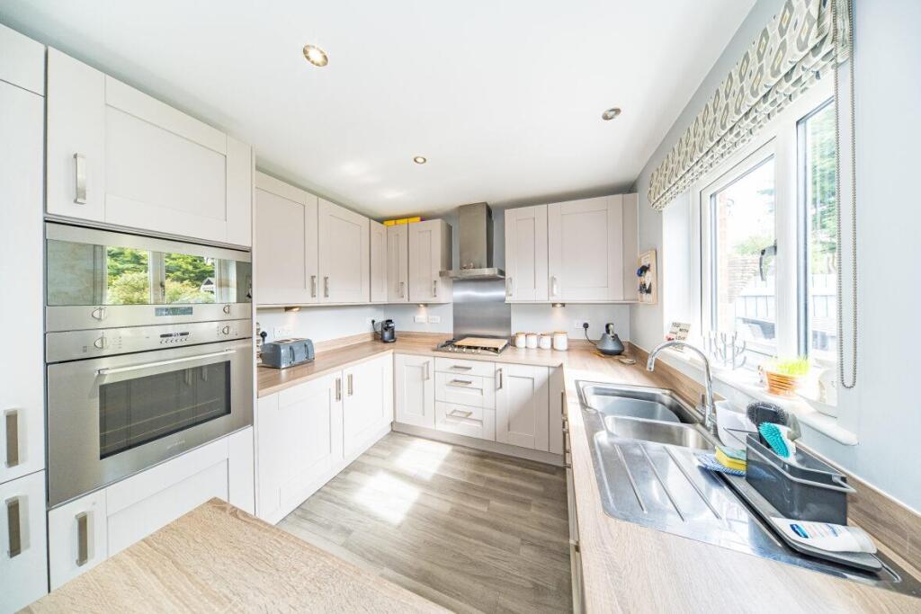 11 Atherton DRive kitchen 2.jpg