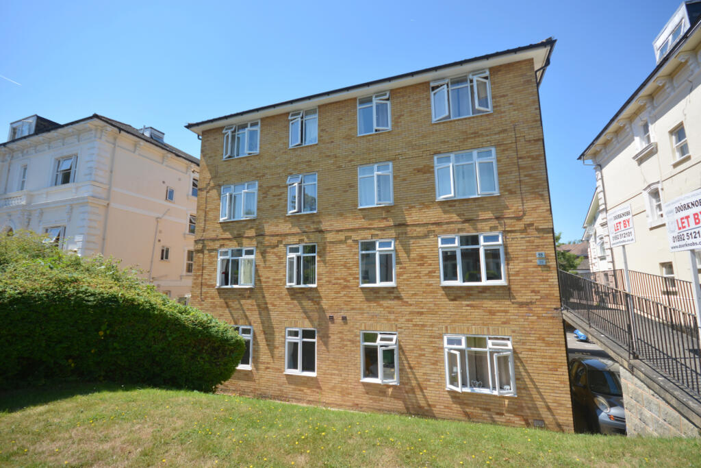 1 Bed Unfurnished Flat