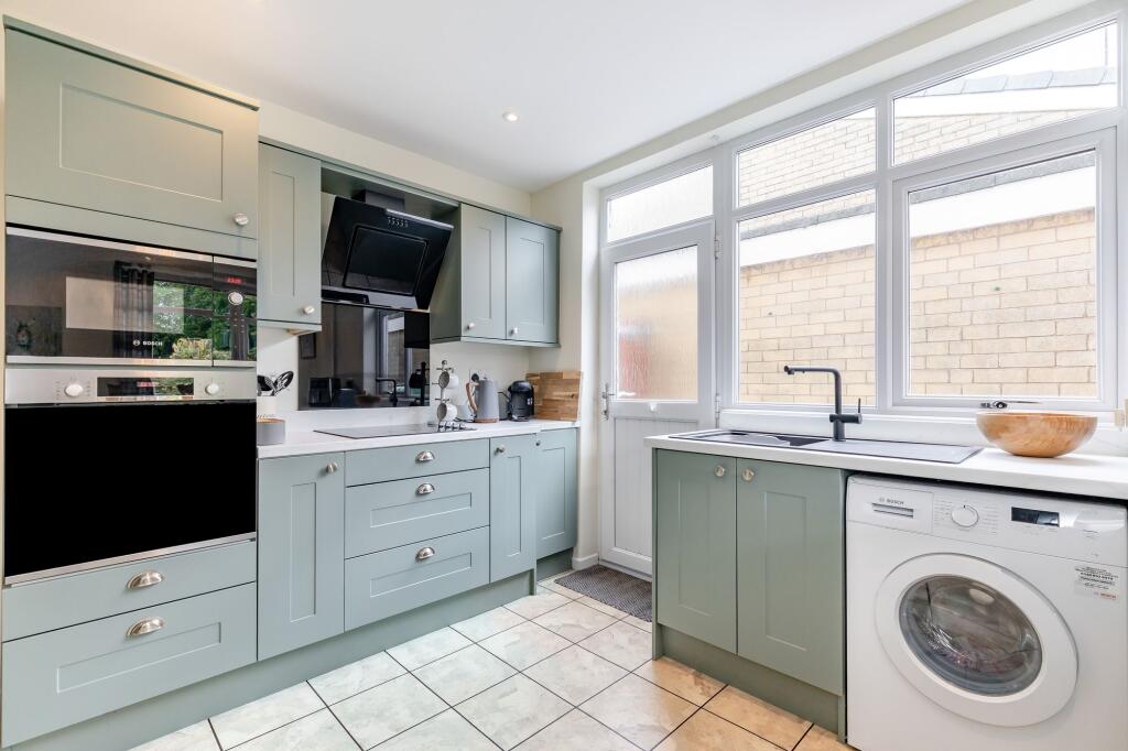 Kitchen/ dining room