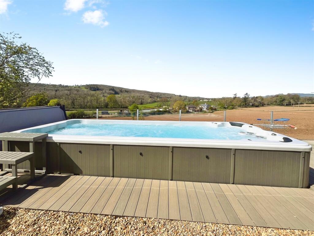 Pool and Views