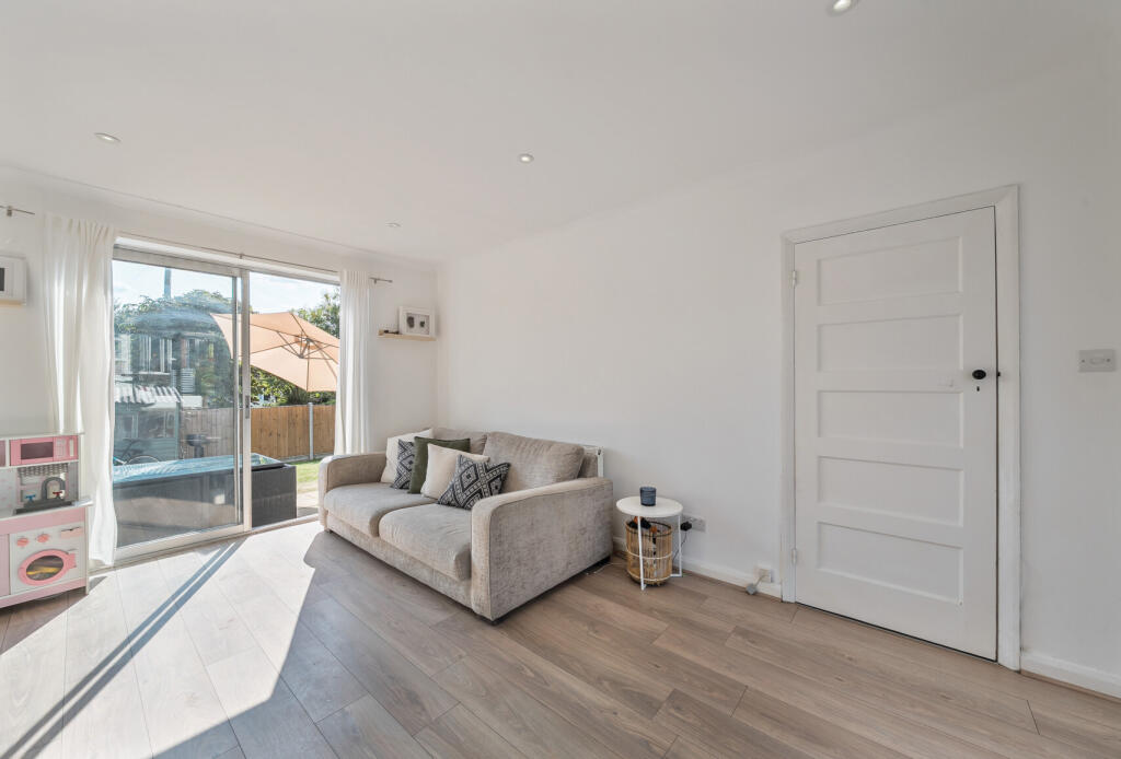 1339646-12-689f4b...