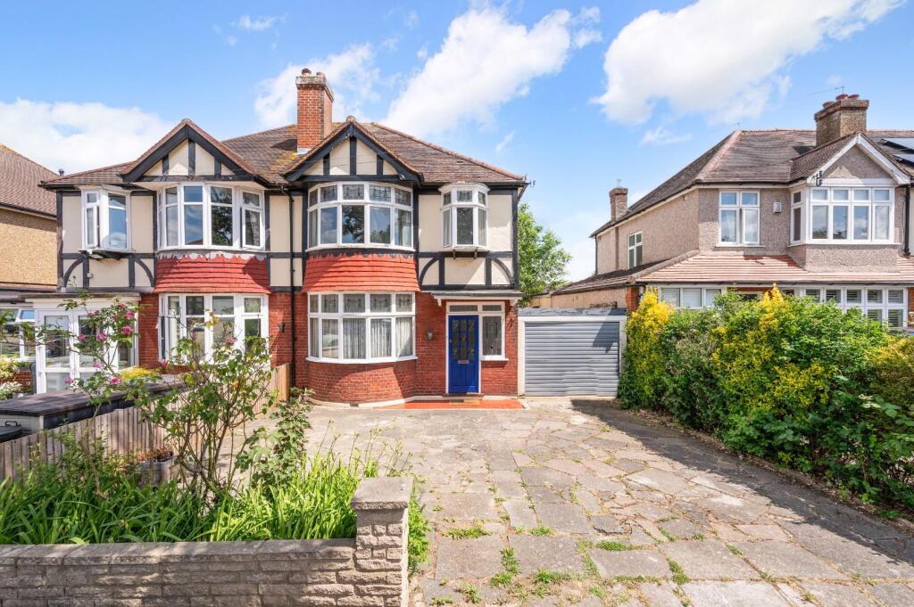 STONELEIGH AVENUE (12).jpg