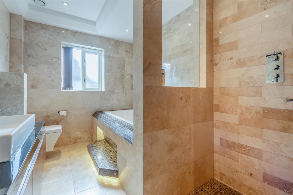 8657682-interior23.jpg