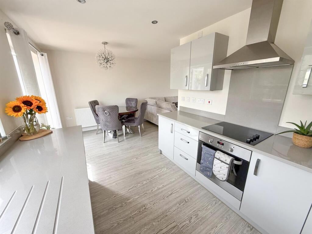 3 bed detached property, Silsden