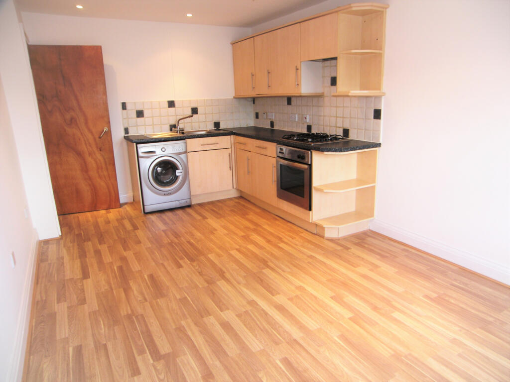 KITCHEN-LOUNGE
