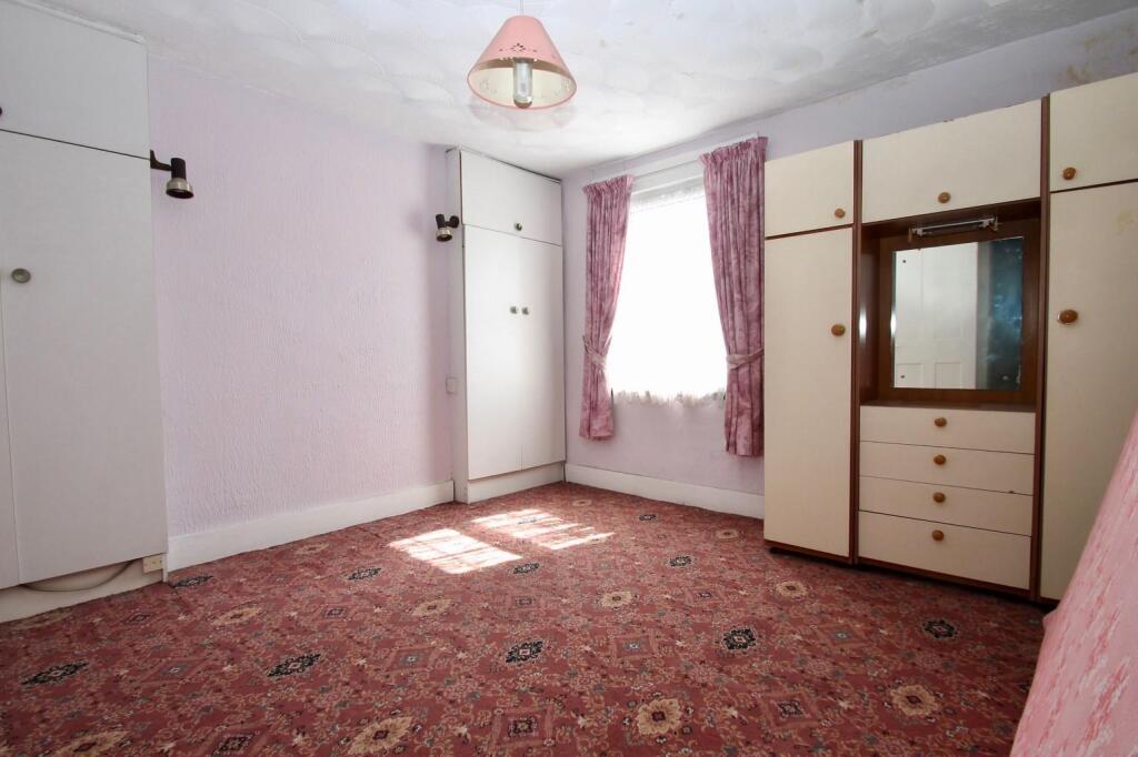 Principle bedroom 1.jpg