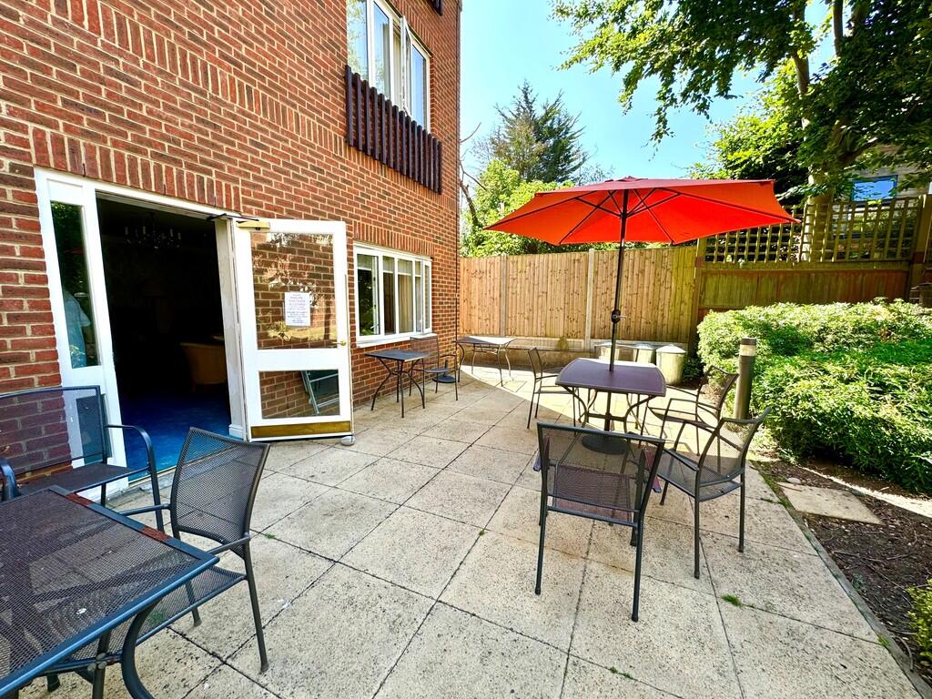 8 Alston Court pa...