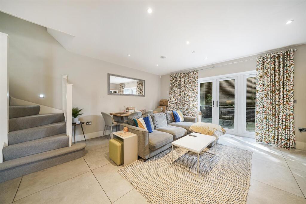 3 Court Mews - IYwcF4ZD8rD6ebOP7ZGA.jpg