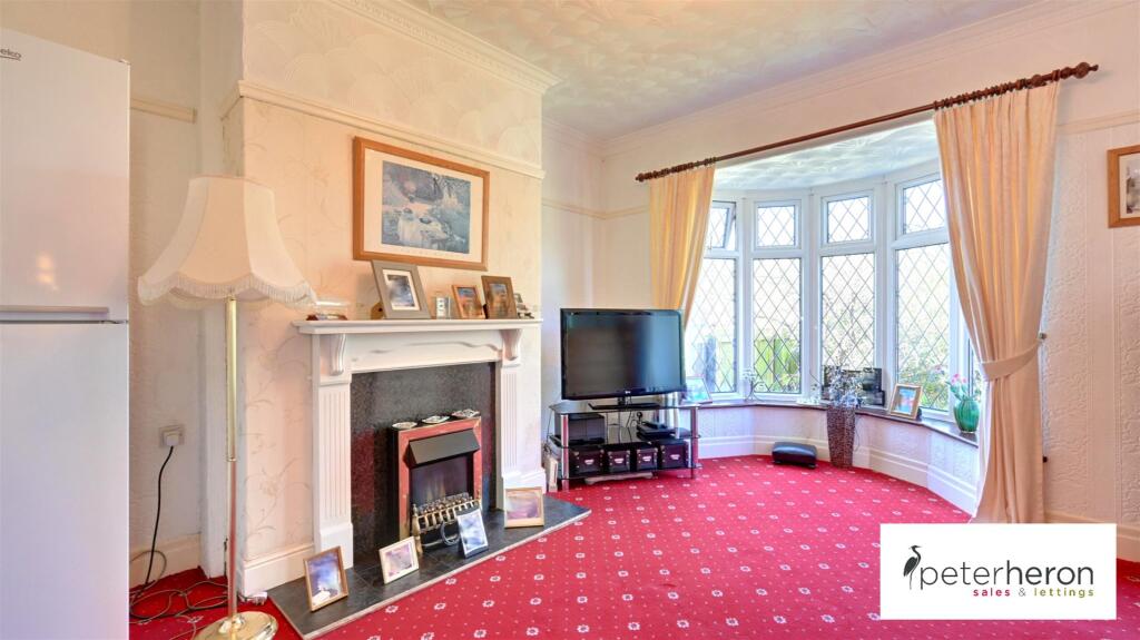 Dining Room/Bedroom 3