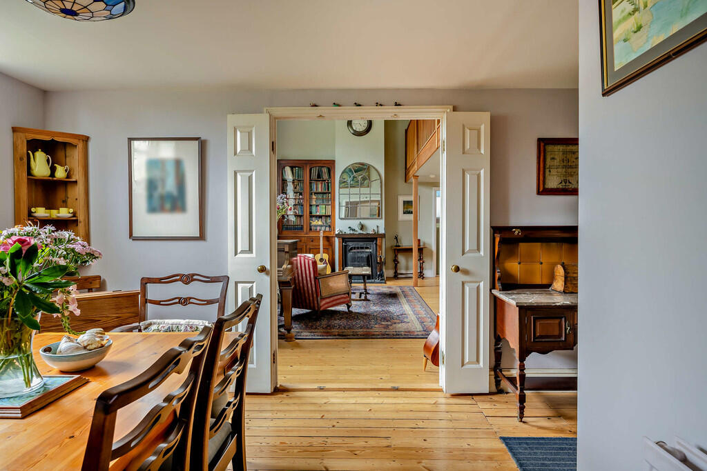 8642411-interior0...