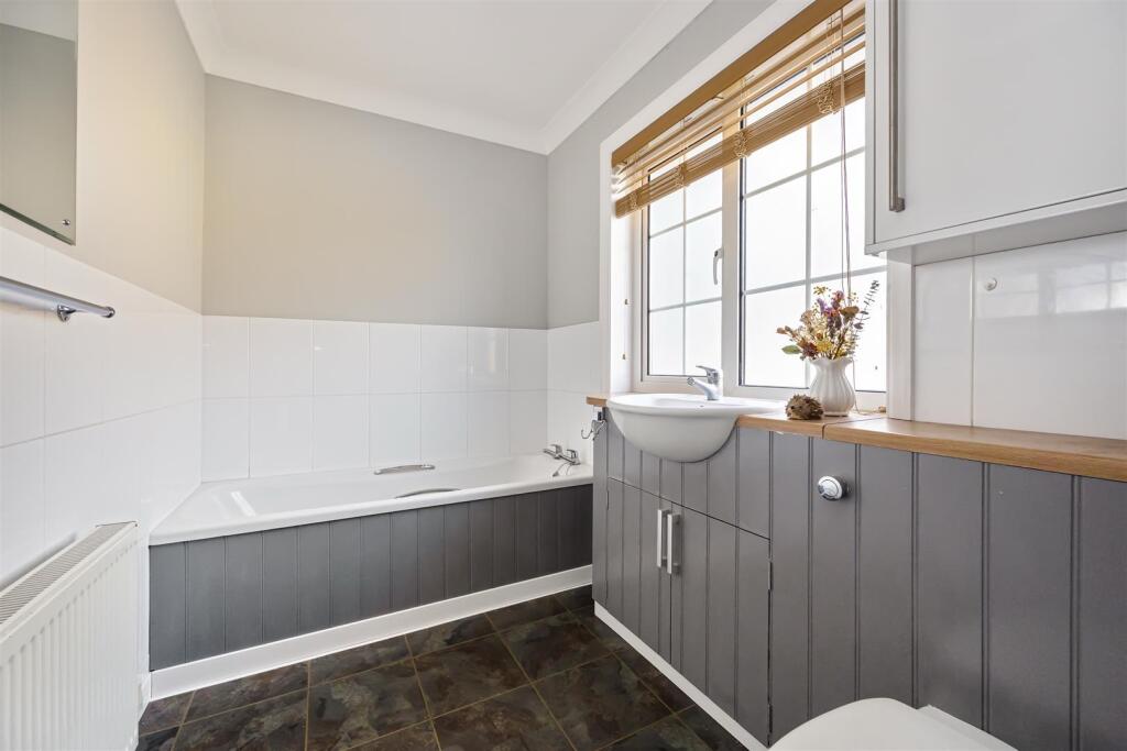 Brook Lane, 32-023.jpg