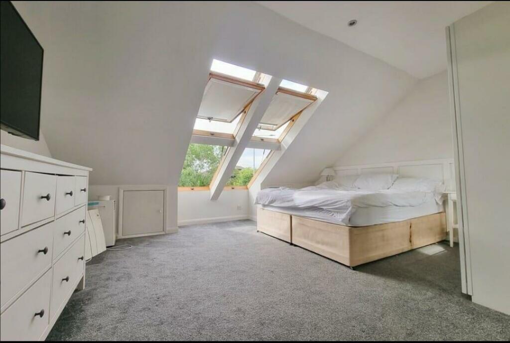 Master Bedroom.jpg
