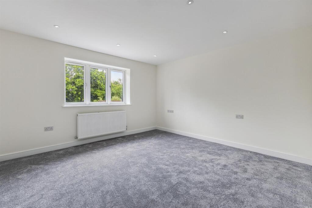 93575_Plot 2 The Squirells North St(10)_low.jpg