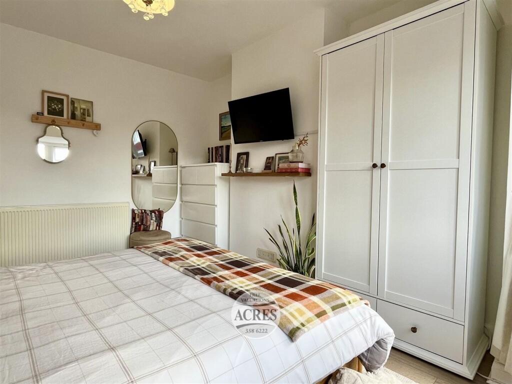 image00027 (Large).jpg