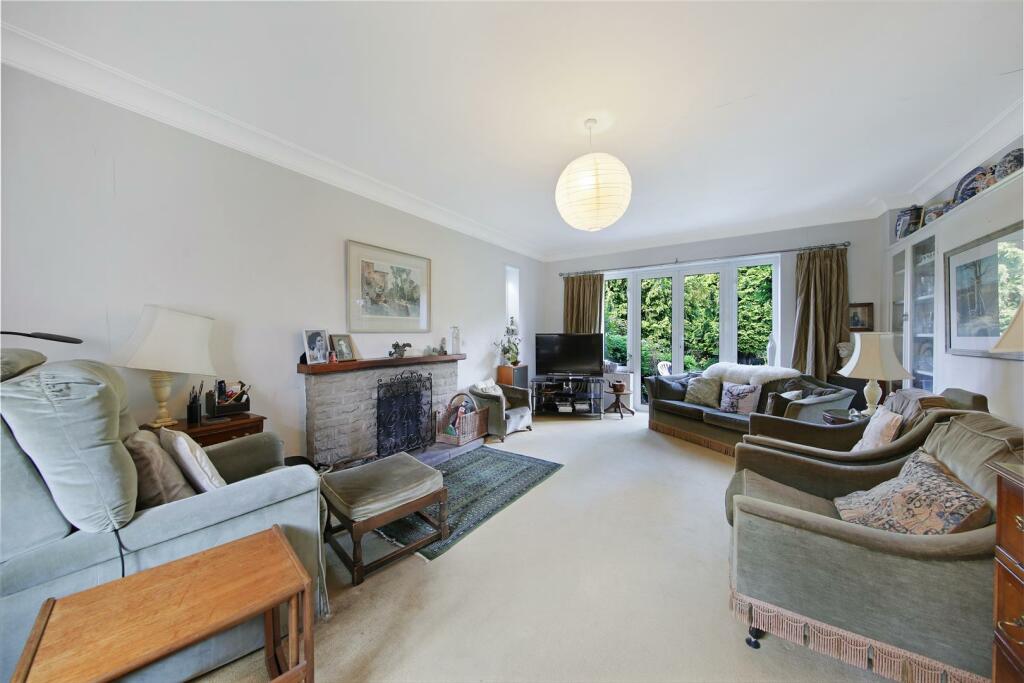 Living Room.jpg
