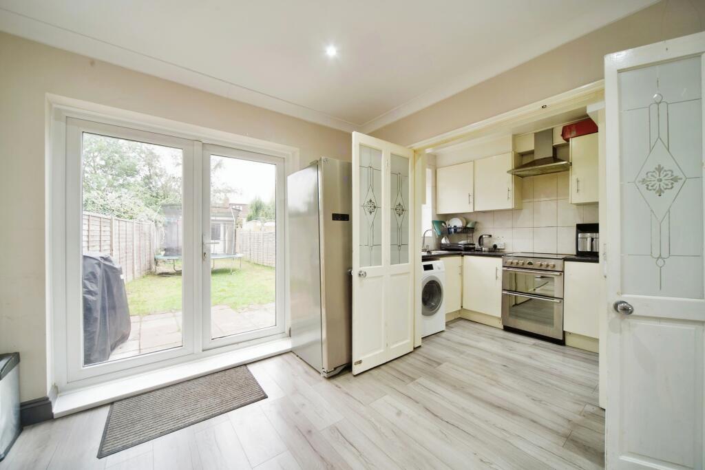 Lounge / Kitchen
