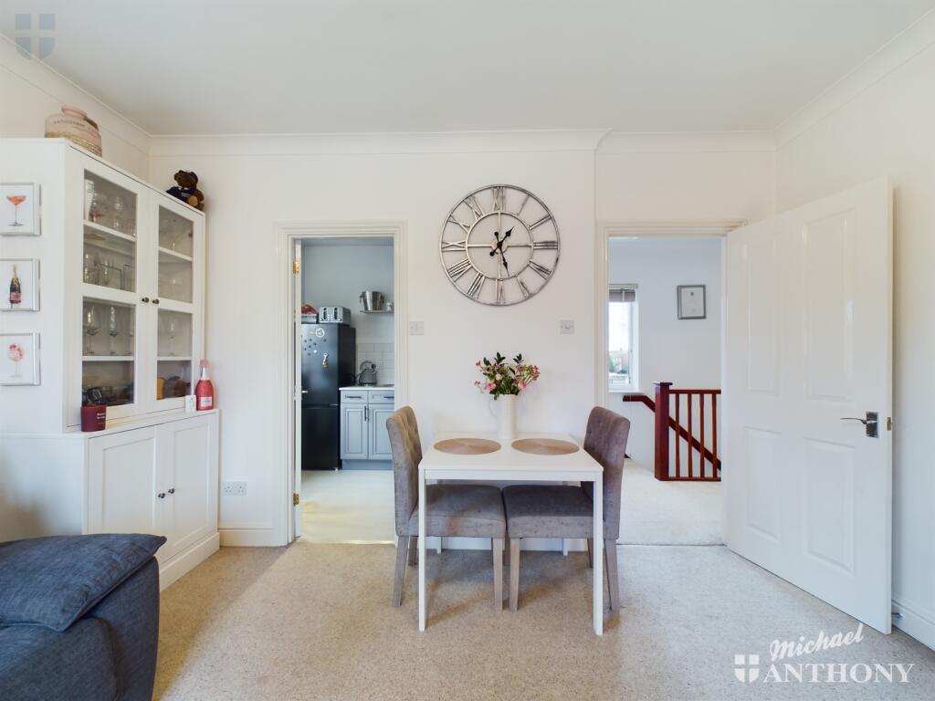 CAM03218G0-PR0451-STILL015