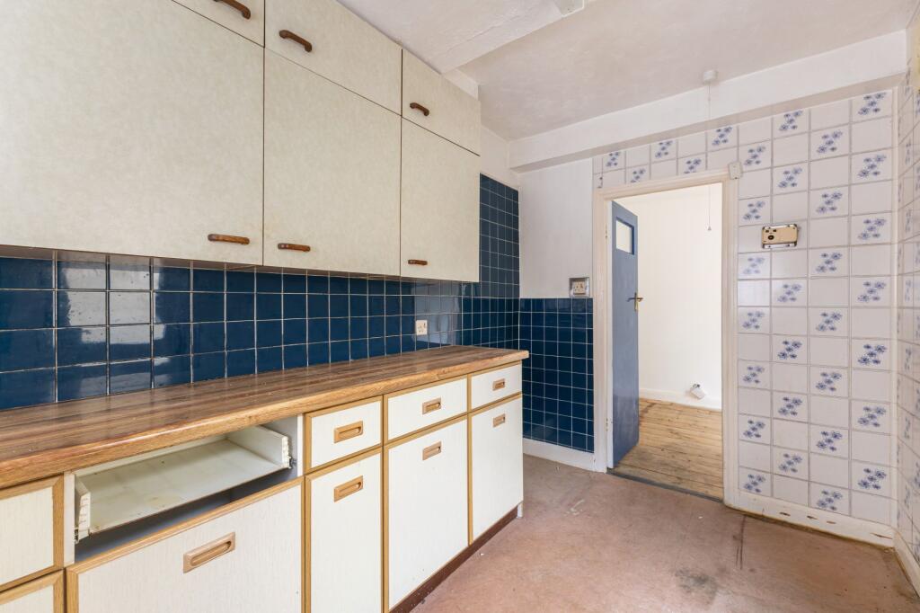 56 Langley Crescent, Harlington, Hayes, UB3 5HN