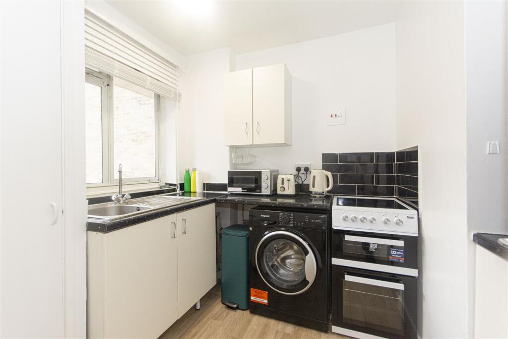 Augustus Rd, Florys Court (3).jpg