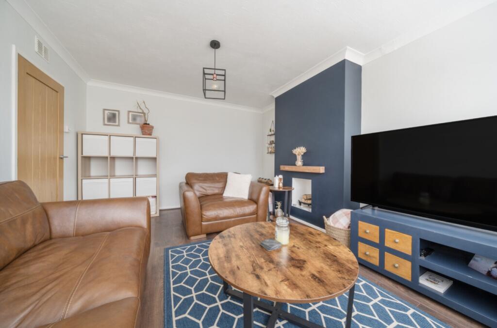 1293919-13-682600bb148e6-ARW1293919-13-682600bb148