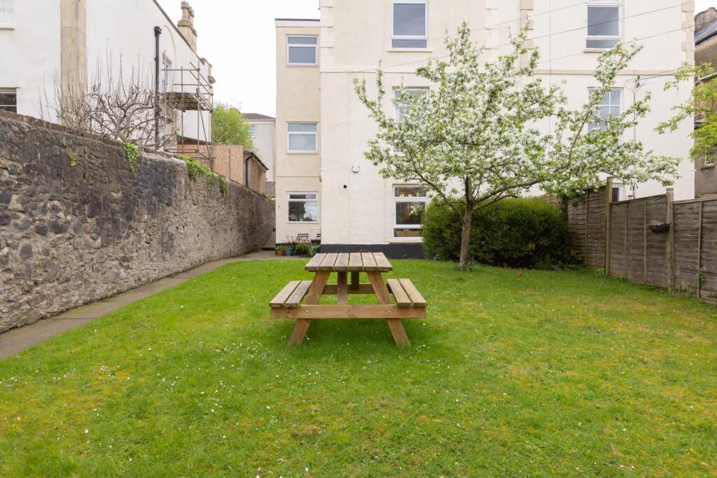 Flat 1, 17 Sydenham Hill, BS6-21.jpg