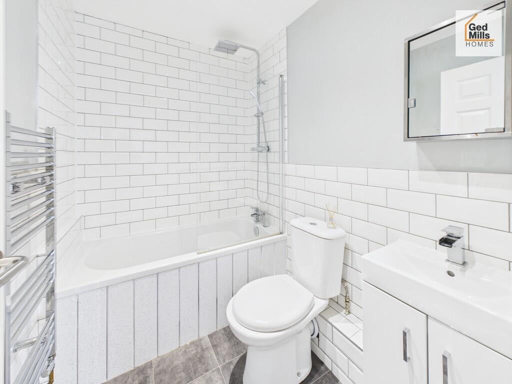 CAM04261G0-PR0073...