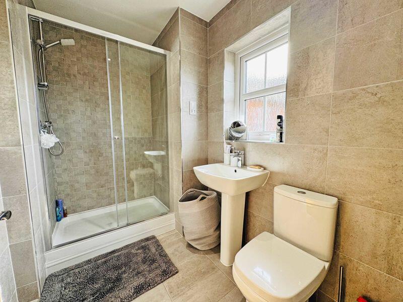 SHOWER ROOM