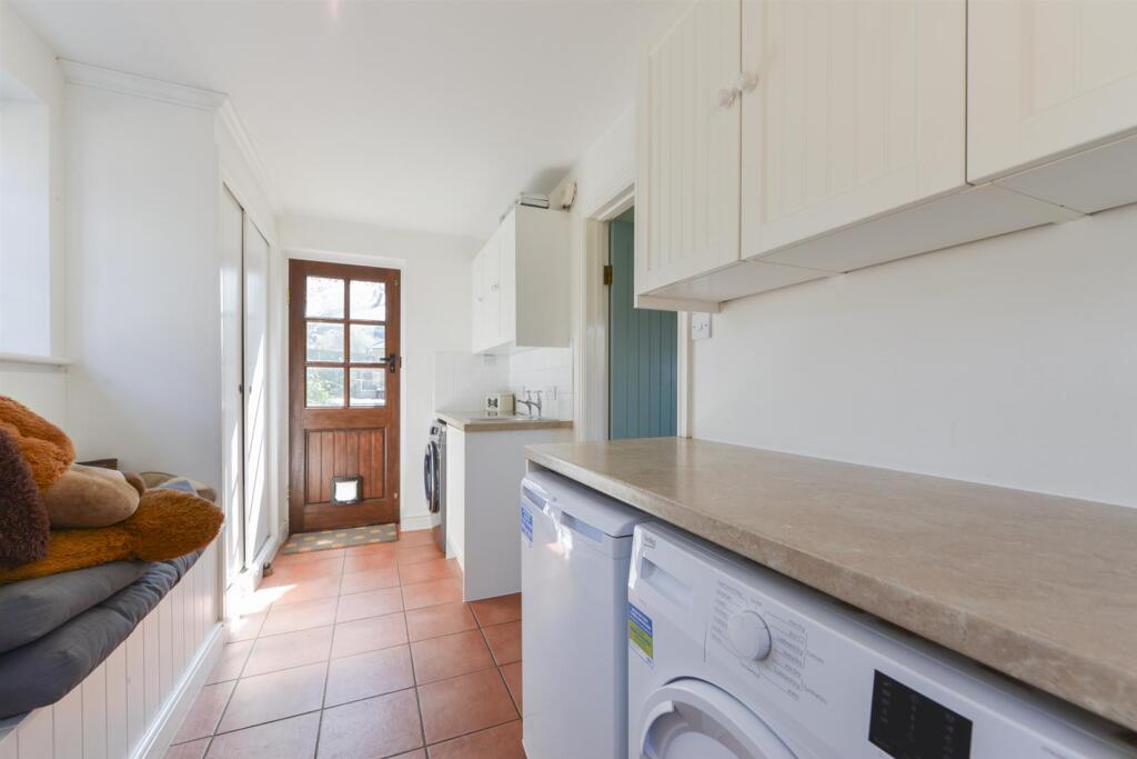 Tatt Cottage3.jpg