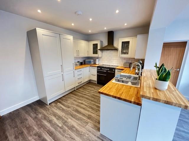 kitchen dining 3.jpg