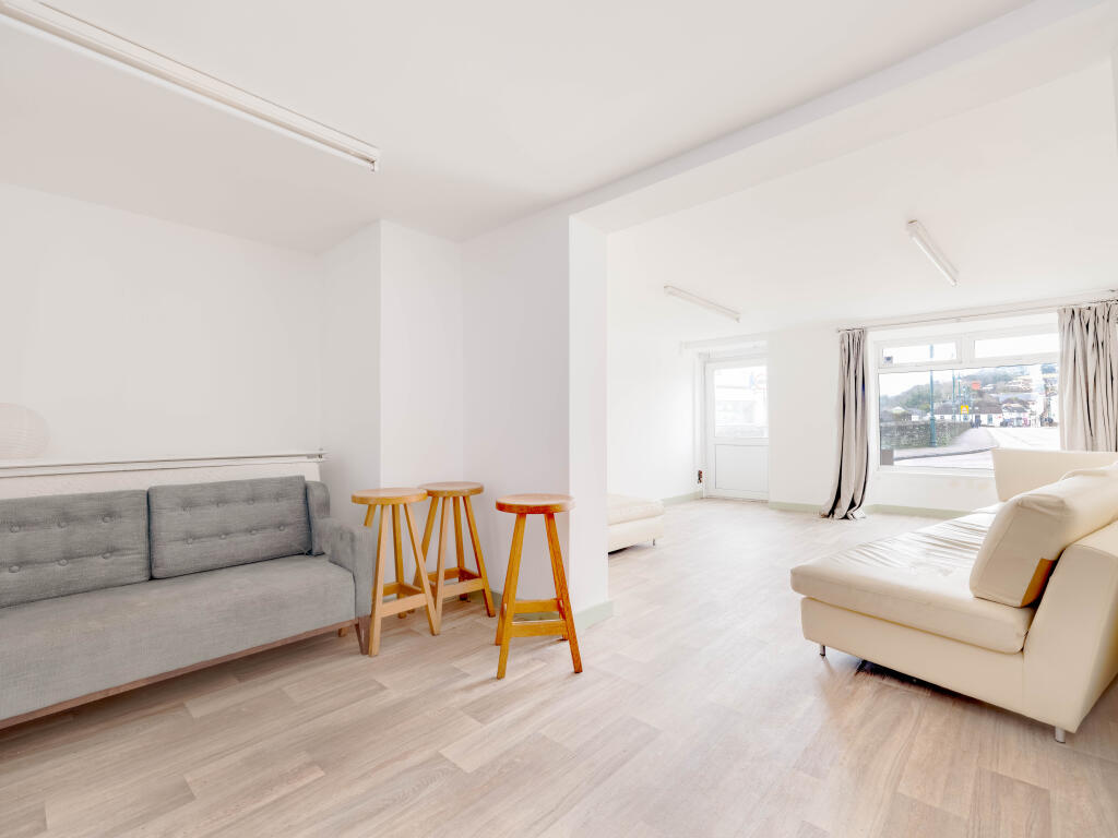 65c0b66ea3a09_Egloshayle Road 1-15