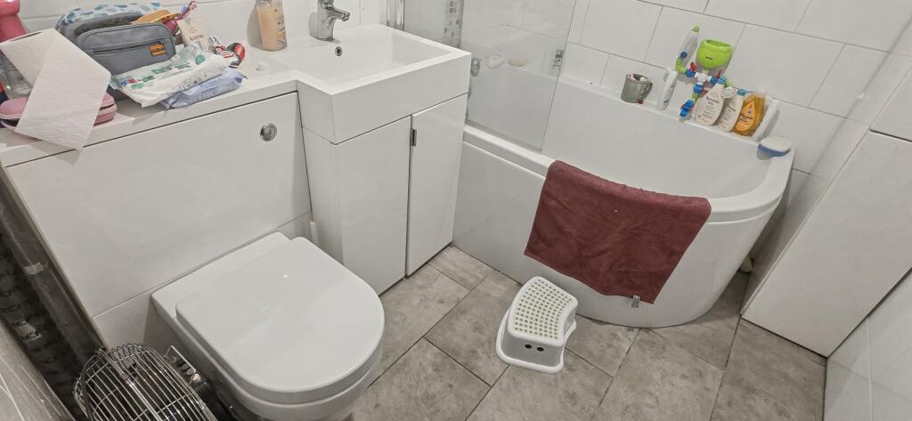 Flat 1, 48 Brooke Avenue, Harrow, Middlesex, HA2 0NF