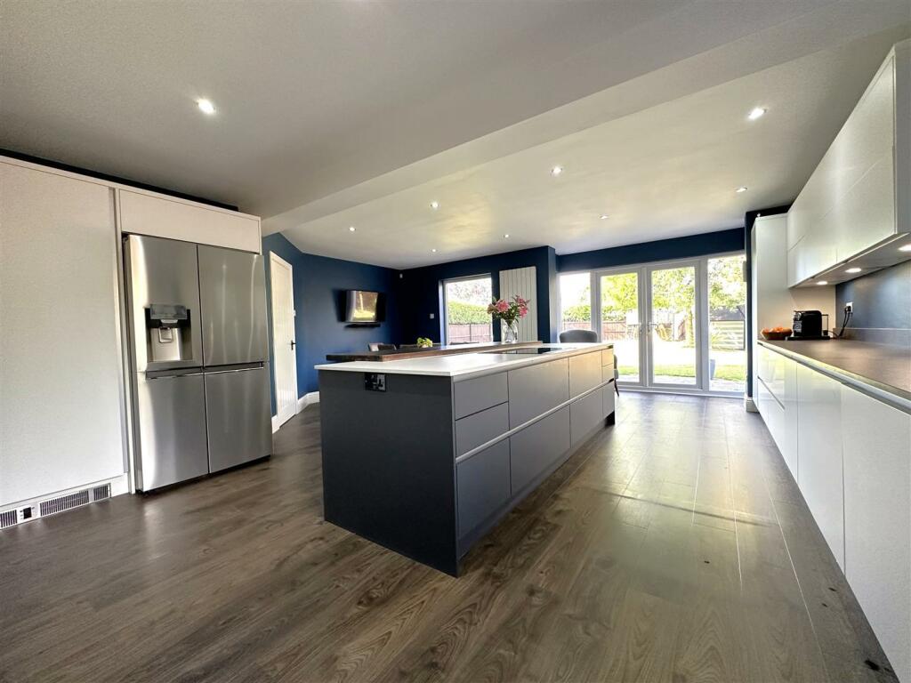 Wonderful Kitchen Space 539