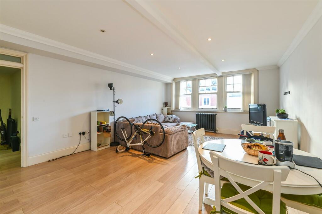 Sitting / Dining Room