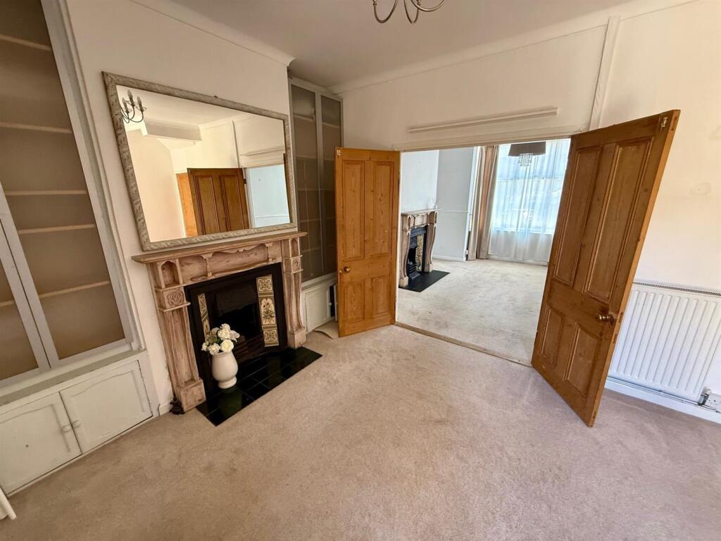 PR39 Kitchen Dining.jpg