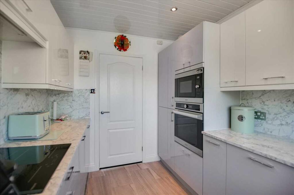 Kitchen (2)