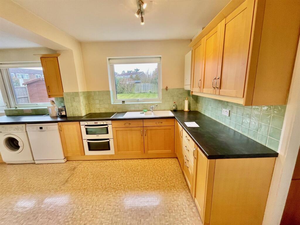 15 Bulls Lane Kitchen 2.jpg