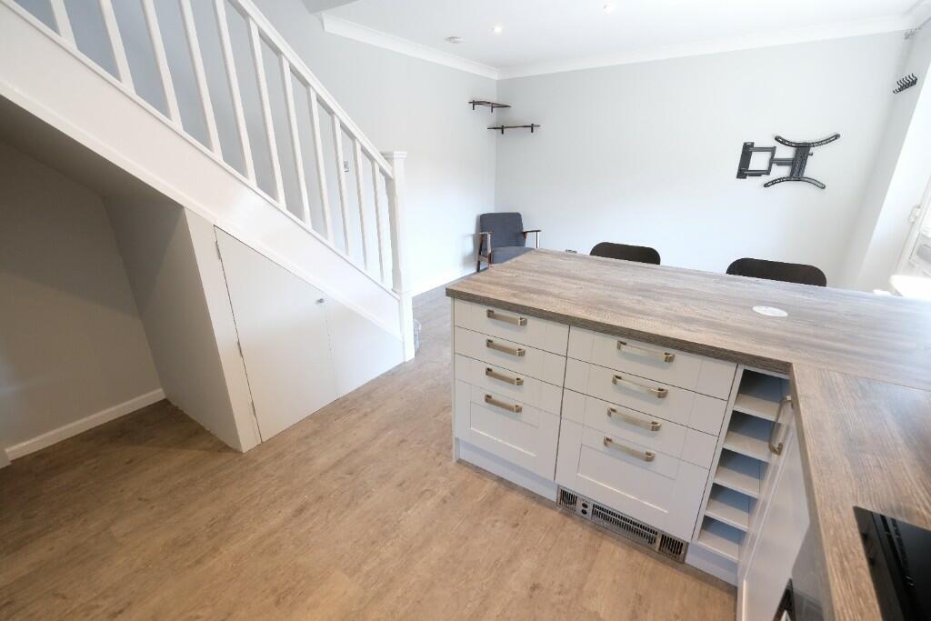 OPEN PLAN ROOM