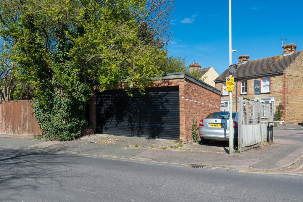 Garage &amp; Parking