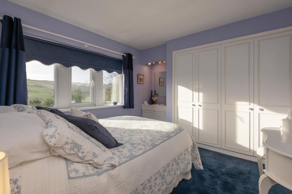 44 - 1 Westfield Mews BD13 3AP