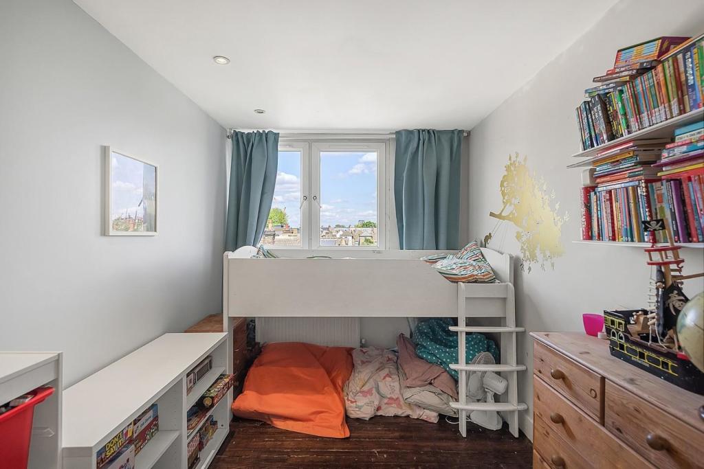 Bedroom (2).jpg
