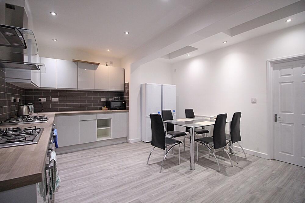 1 bedroom house share for rent