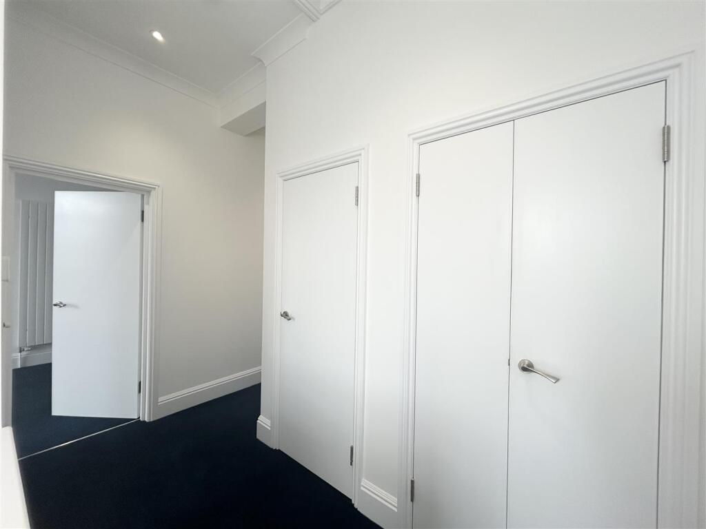 Hallway.jpeg