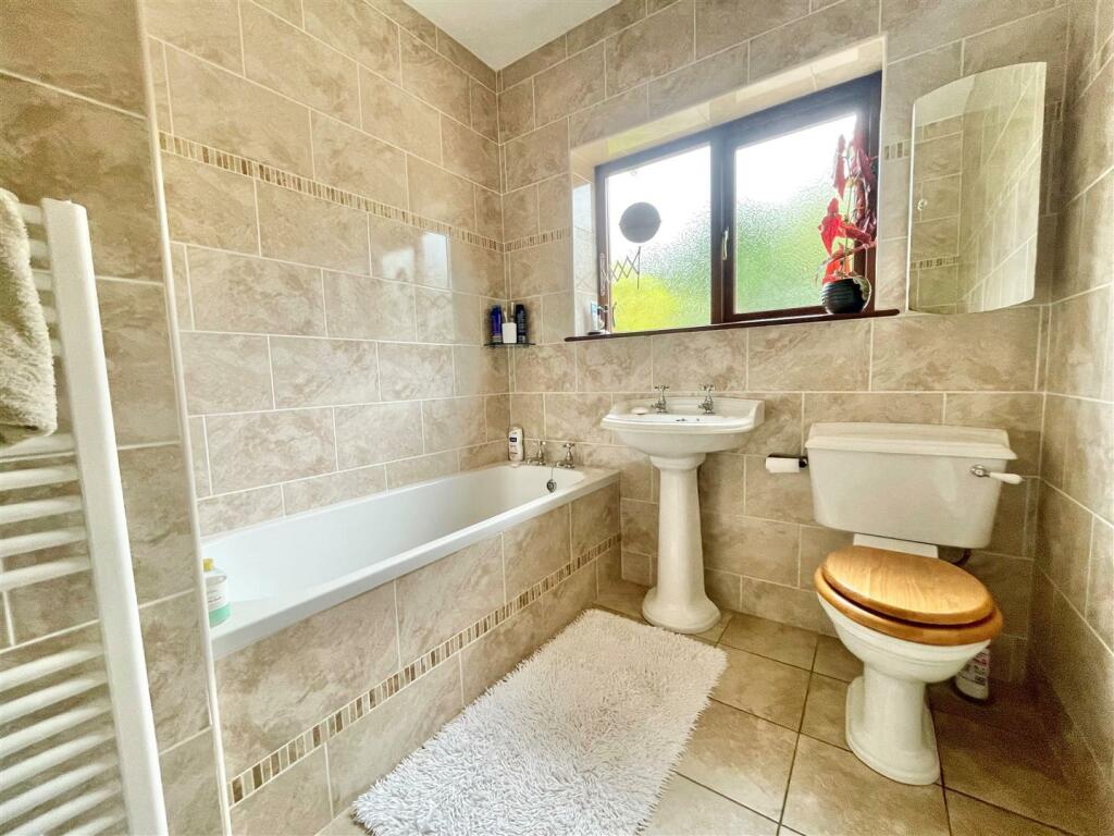 Bathroom.jpg