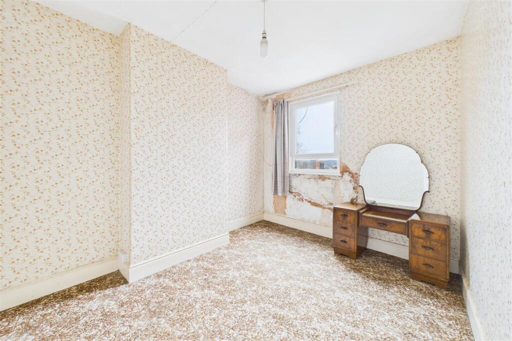 24 Somerset Terrace, Windmill Hill, Bristol BS3 4L