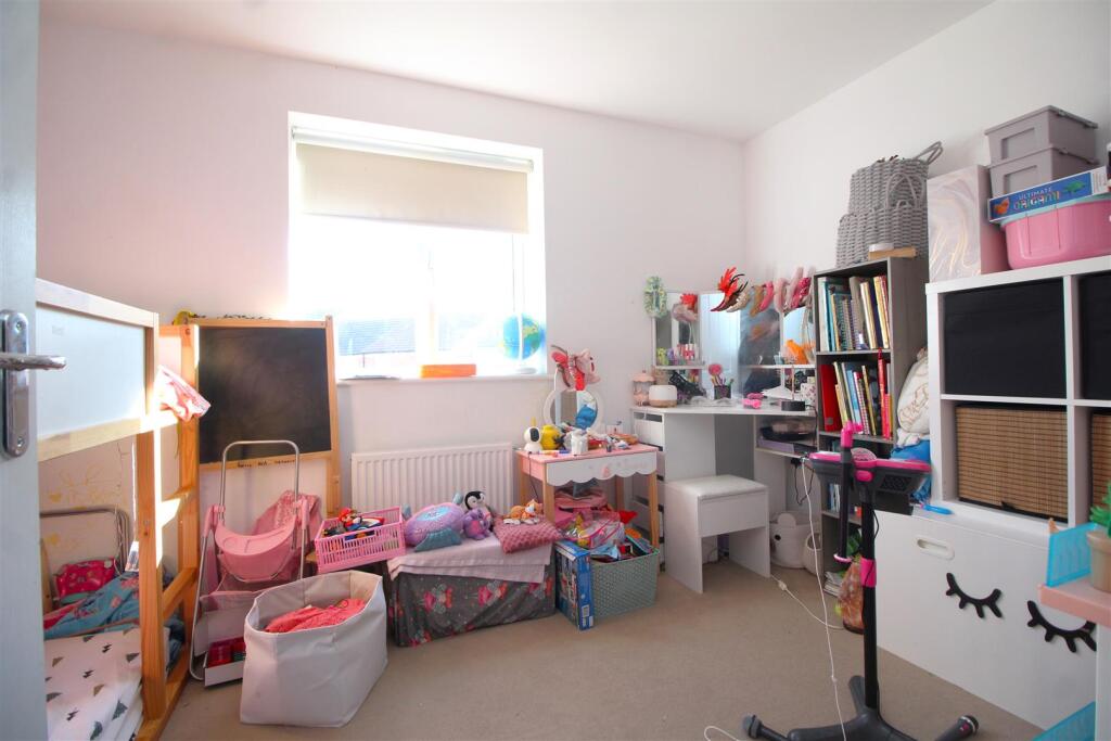bedroom 2 .JPG