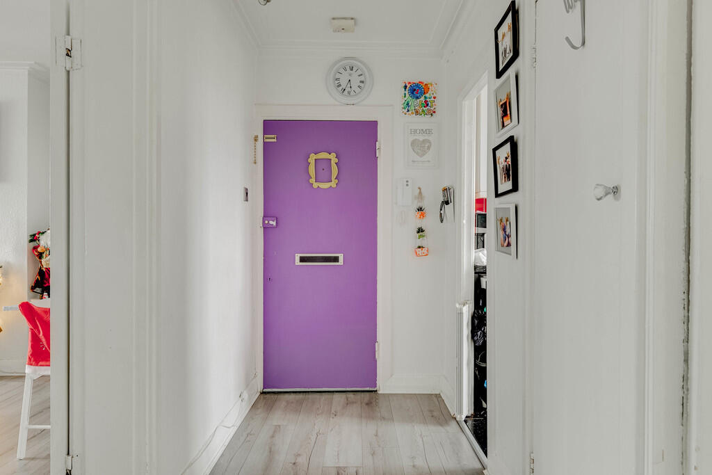 42 Crown Point, S...