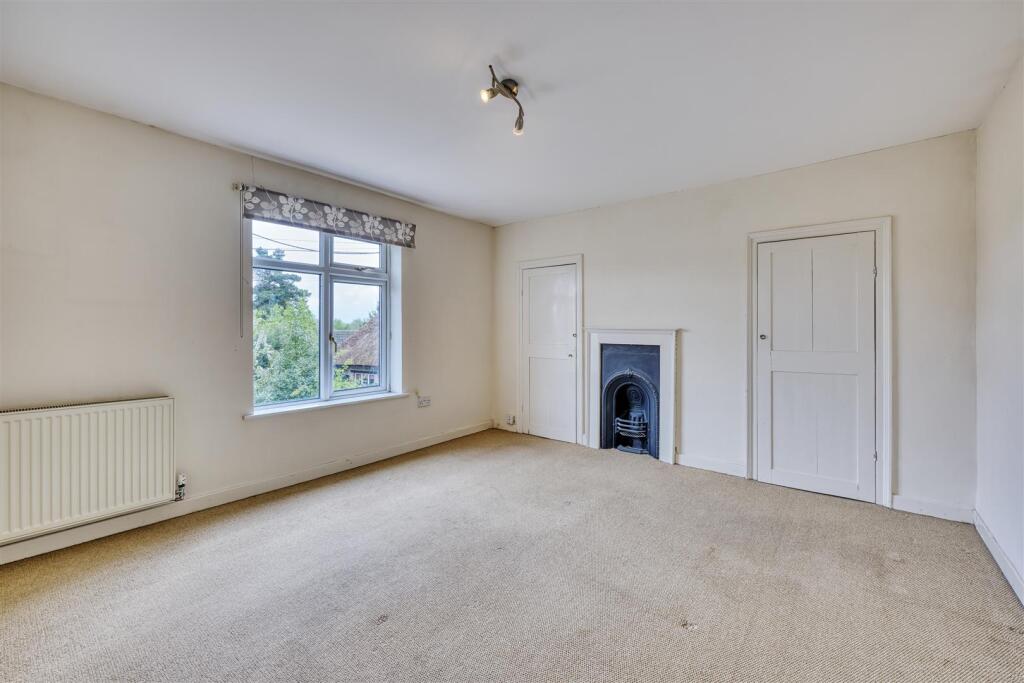 21-123 Main St Aldwincle-21.jpg